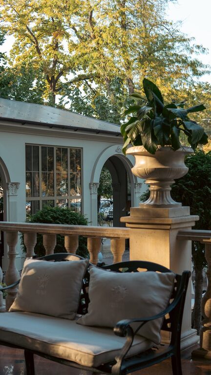 How to Make a Small Balcony Feel Cozy: Tips and Ideas